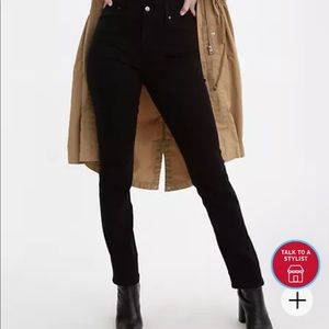 NWT Levi’s Black 724 High-Rise Straight Jean